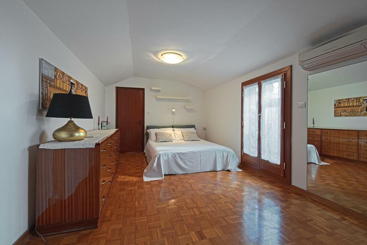 Anna Ai Frari Apartamento *